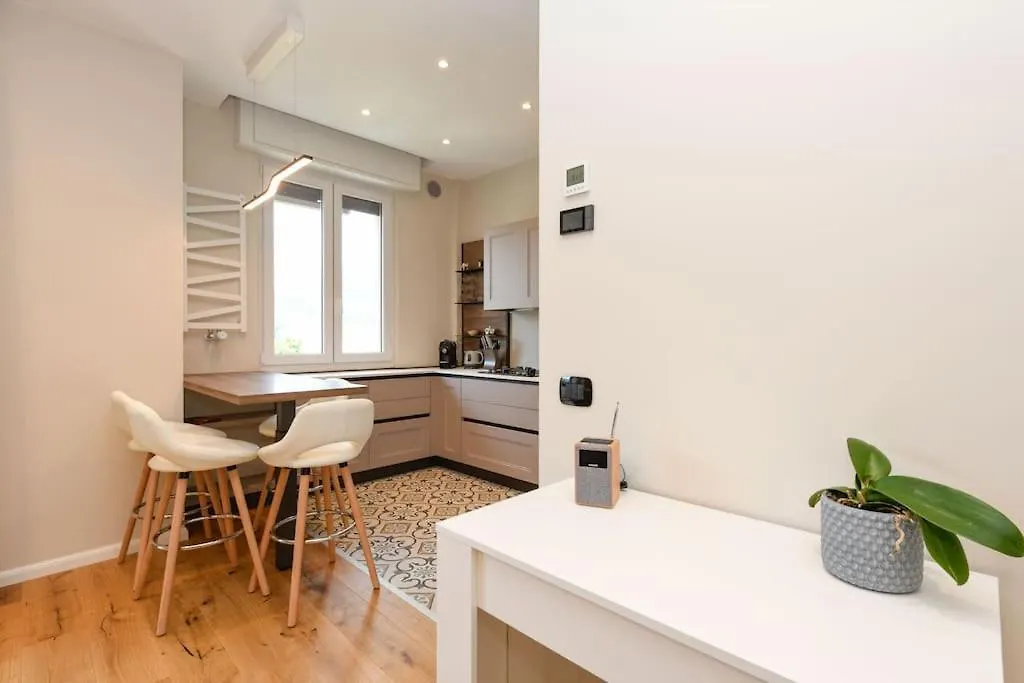 Garda Relax Apartment Salo 0*,  Italy